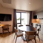 Melfarhus - Your Modern Self-service At The Marina * 미델파르트