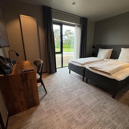 Melfarhus - Your Modern Self-service At The Marina Hotel *